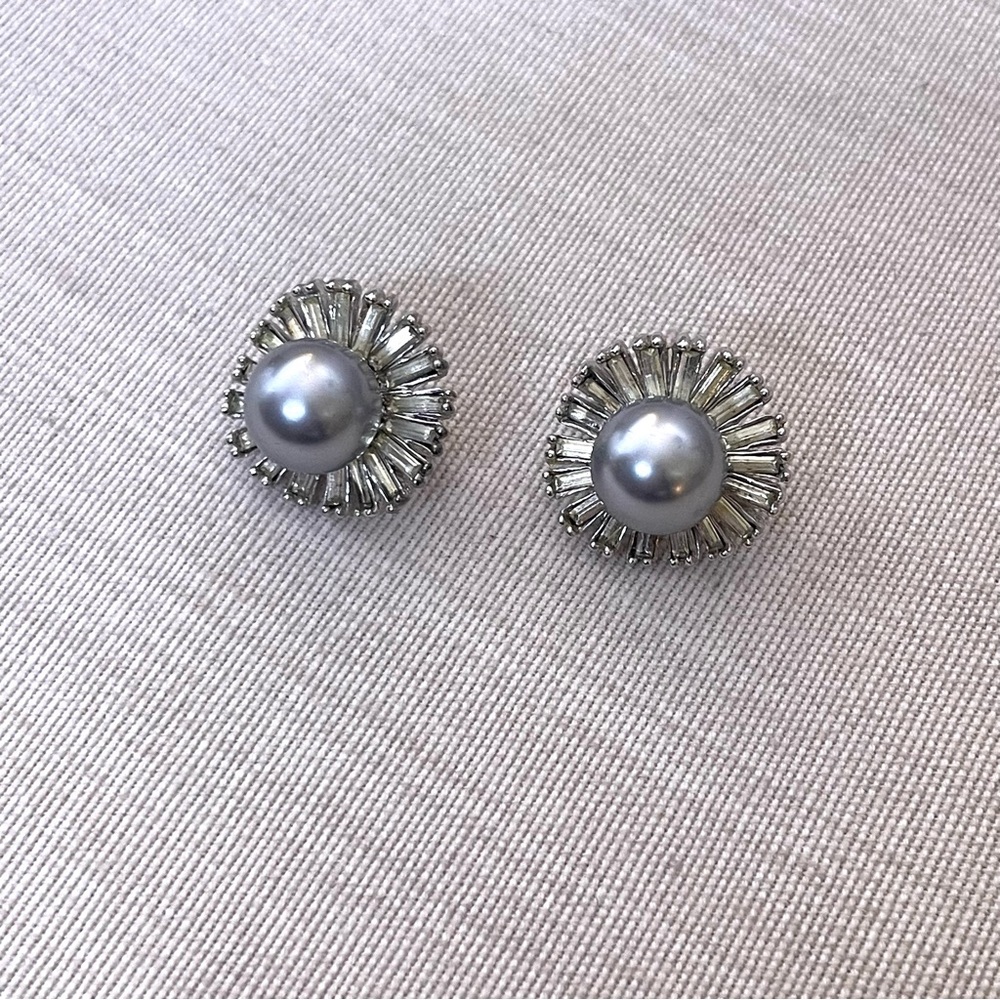 Kjl Kenneth Jay Lane Faux Gray Pearl Rhinestone R… - image 1